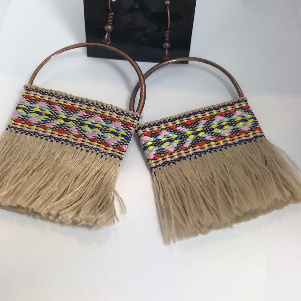📦Boho earrings tan and tribal pattern new - Picture 8 of 8